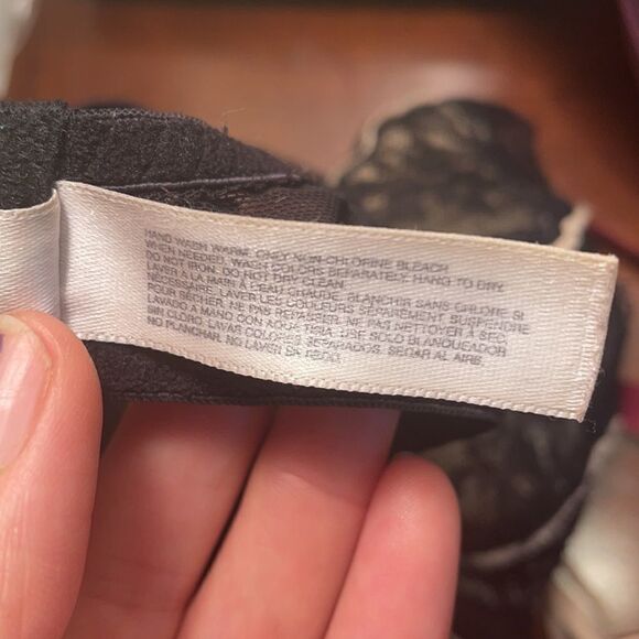 𝅺DKNY black and cream lace bra - Picture 11 of 12